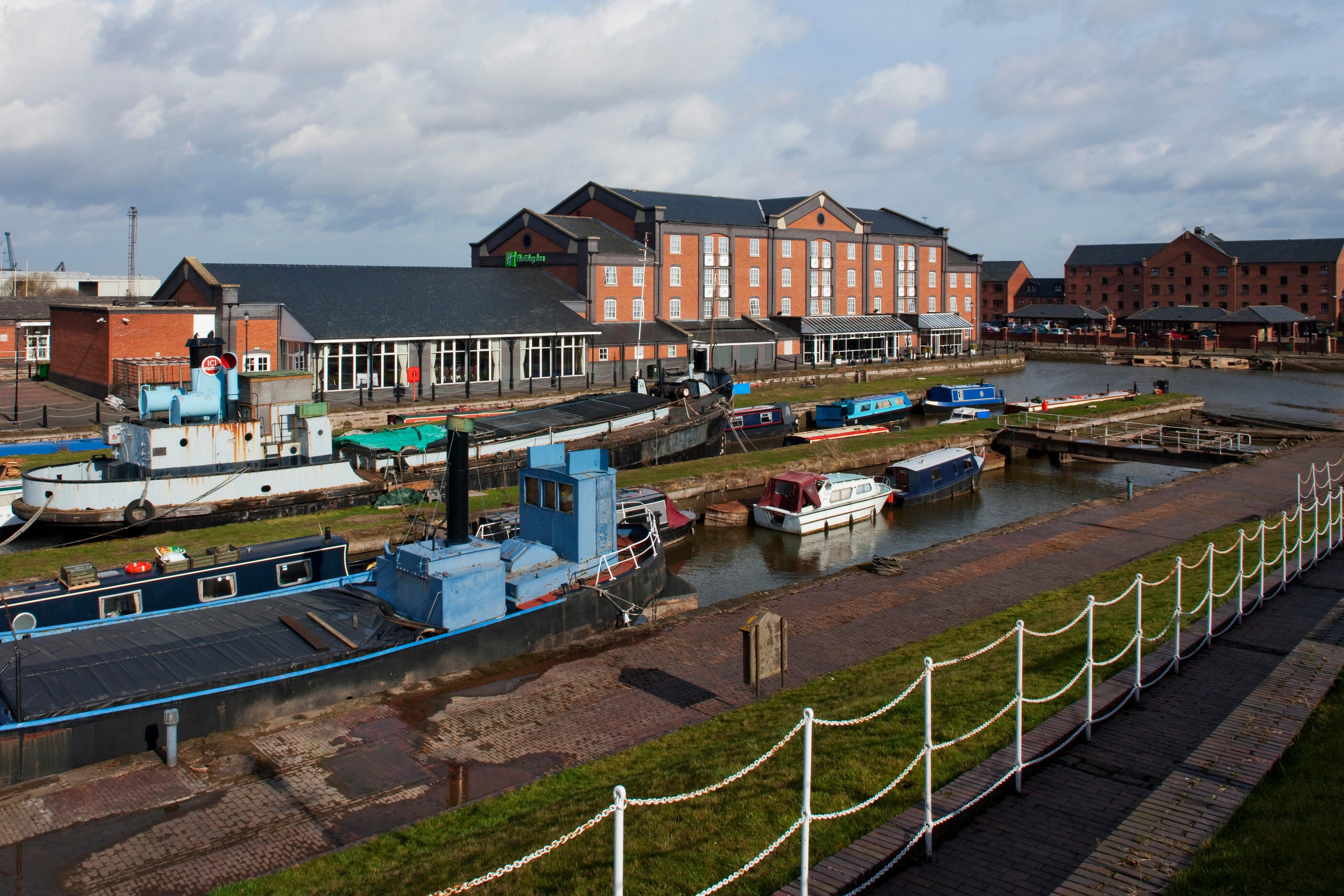 Holiday Inn Ellesmere Port/Cheshire Oaks By Ihg Bagian luar foto
