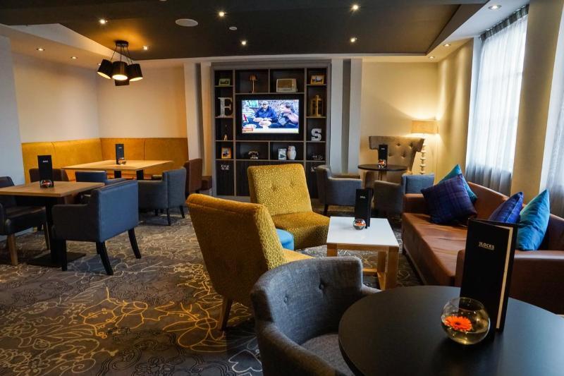 Holiday Inn Ellesmere Port/Cheshire Oaks By Ihg Bagian luar foto